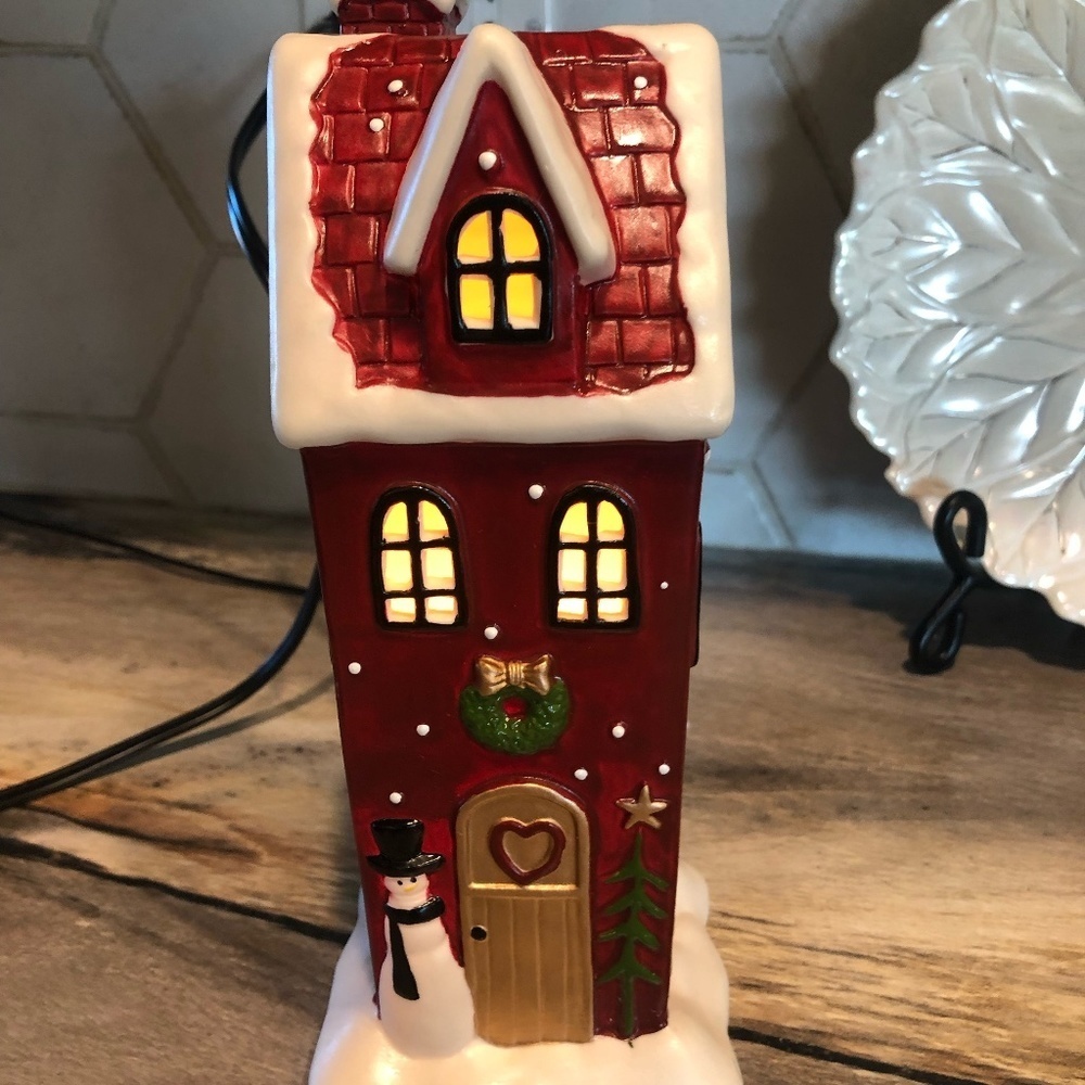 VINTAGE  LIVING QUARTERS YOUR HOME YOUR STYLE HOLIDAY HOUSE LAMP NWT